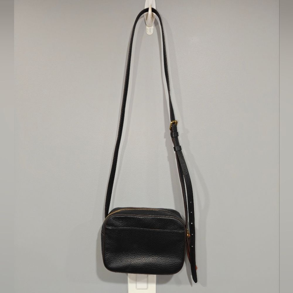 🐢 Fossil Gemma Camera Crossbody Bag in Black Pebbled Leather.  Looks Great!